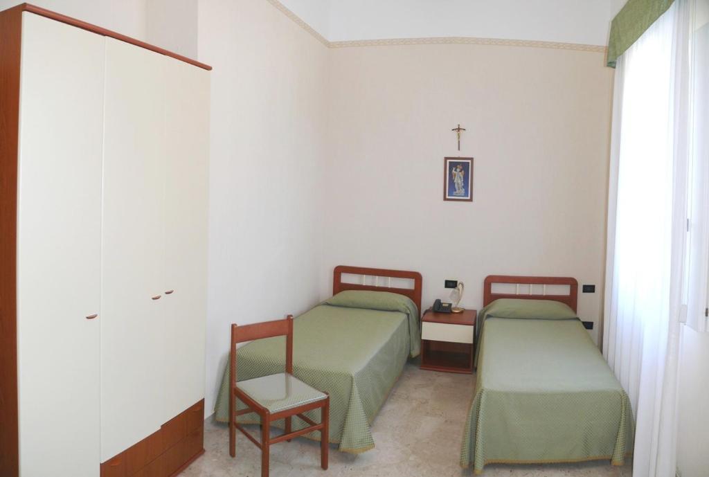 Albergo Casa Del Pellegrino Monte Sant'Angelo Phòng bức ảnh