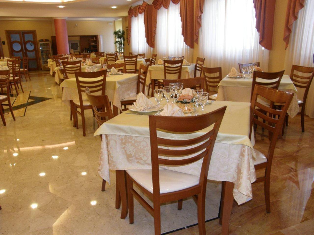 Albergo Casa Del Pellegrino Monte Sant'Angelo Ngoại thất bức ảnh