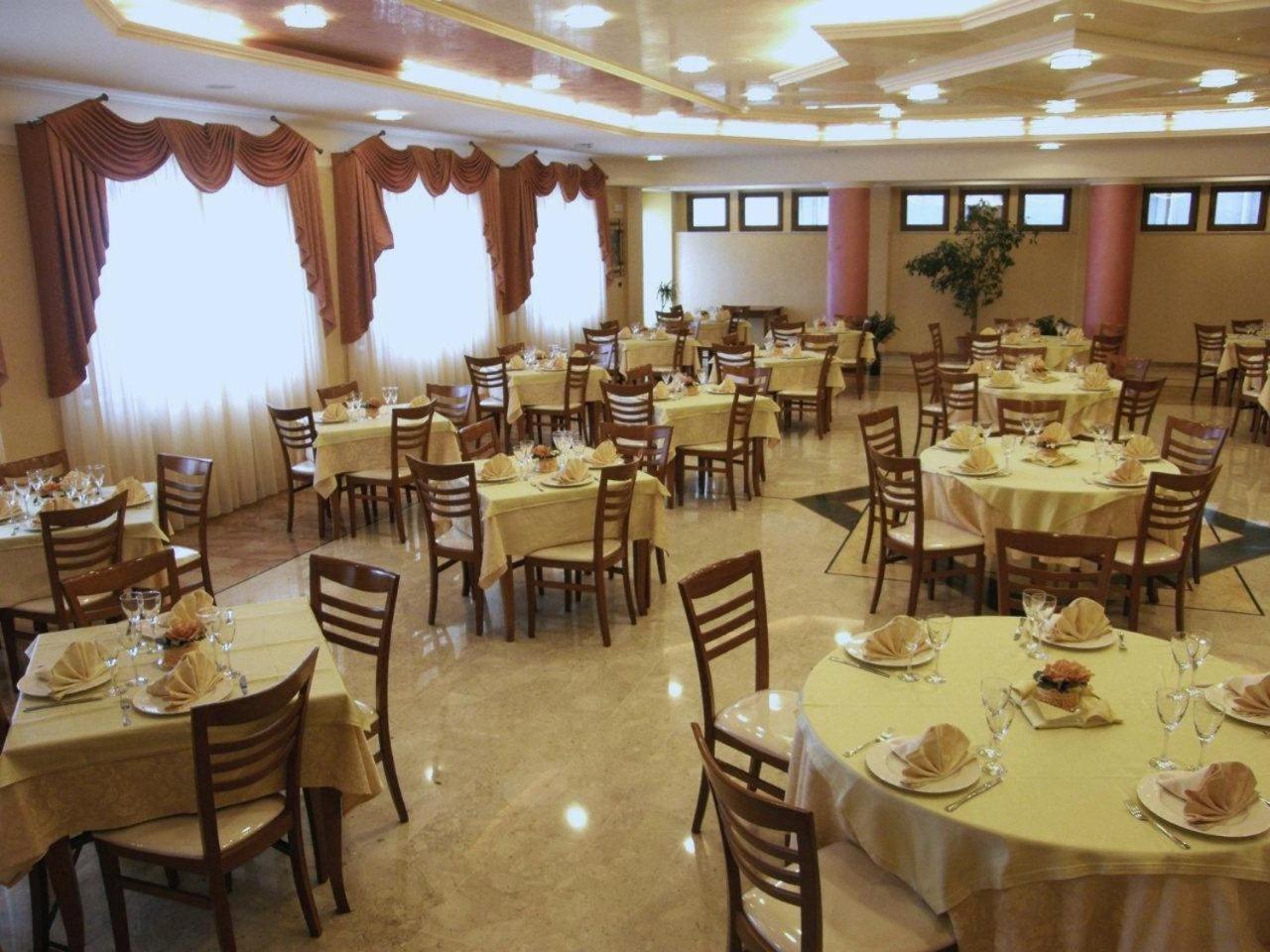 Albergo Casa Del Pellegrino Monte Sant'Angelo Ngoại thất bức ảnh