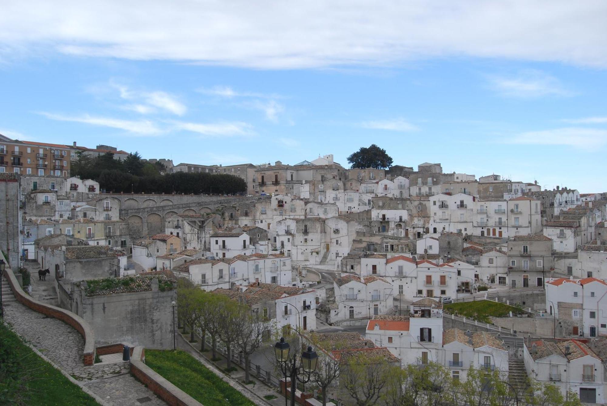 Albergo Casa Del Pellegrino Monte Sant'Angelo Ngoại thất bức ảnh